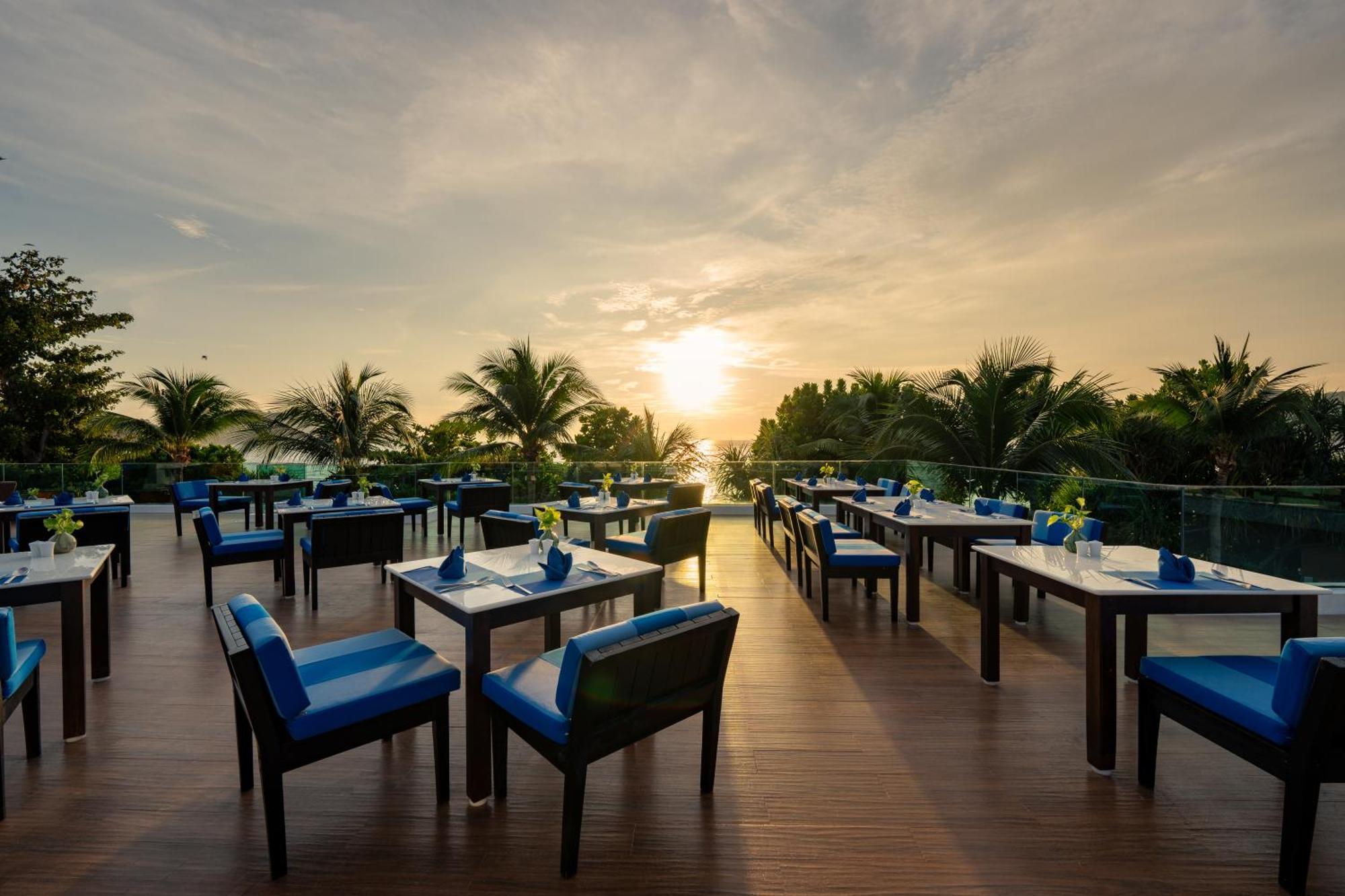 La Flora Resort Patong Exteriör bild