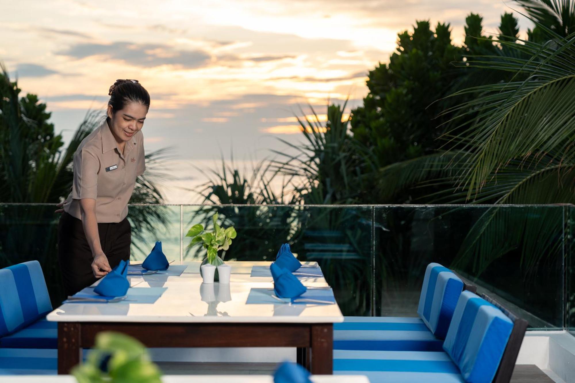 La Flora Resort Patong Exteriör bild