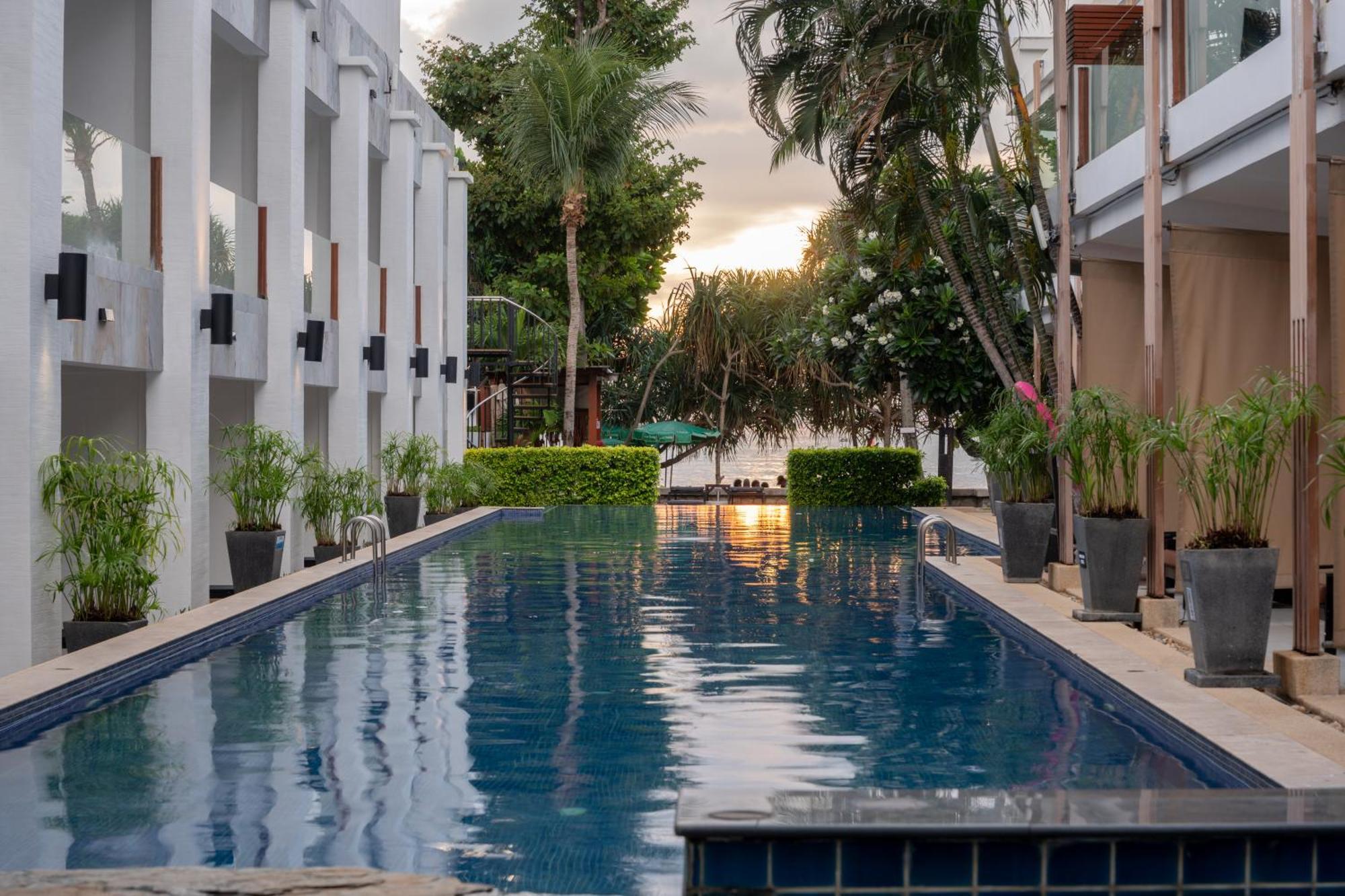 La Flora Resort Patong Exteriör bild